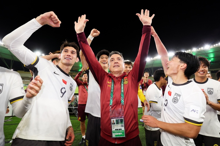 体育赛事直播-尊重规律！安东尼奥18年起带U15国足一路栽培 邵佳一曾任领队助教